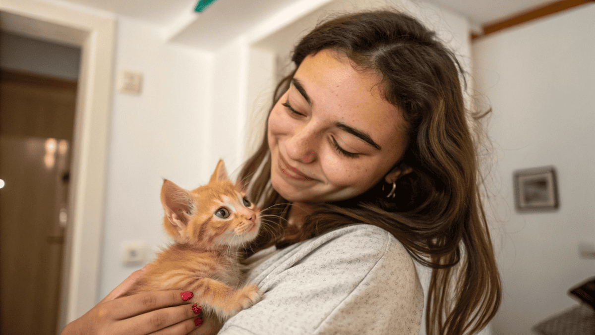 Свёрток под дверью запищал! Юля развернув, едва не закричала от удивления