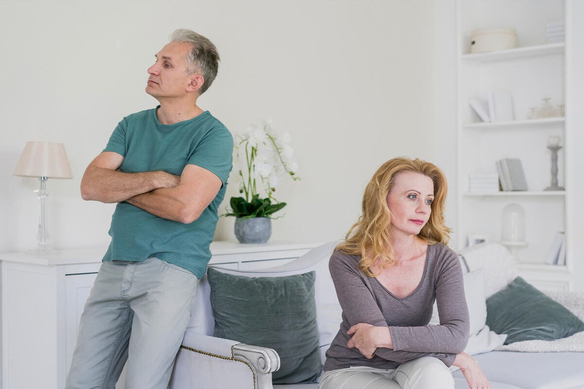 Держать не стала