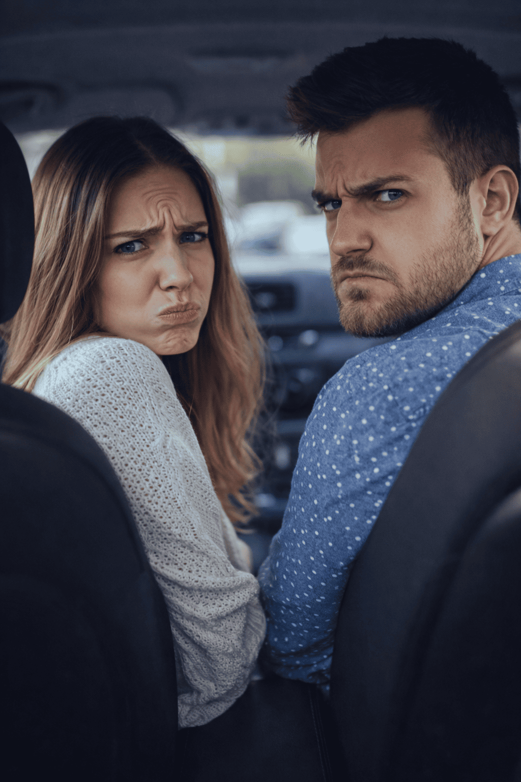 — Мы что, будем закупаться в этом сарае для нищих?! «Красная цена»?! Ты предлагаешь мне есть колбасу из туалетной бумаги ради экономии семей