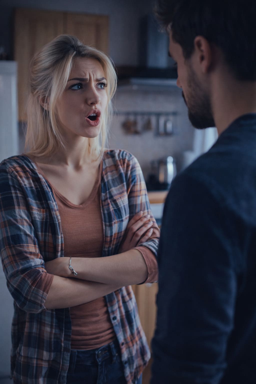 — Забудь, милый! Никаких твоих родственников в моей квартире больше не будет! Иначе сам себе будешь искать место, где перекантоваться