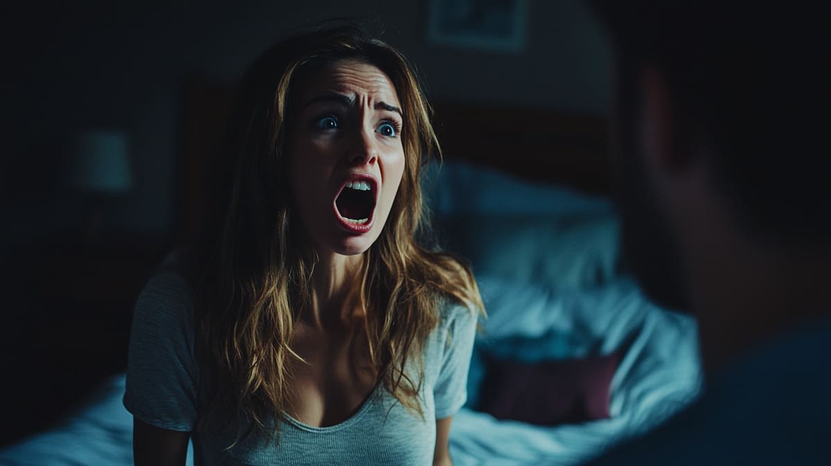 — Ещё хоть копейка из средств, что мы откладываем на квартиру, пропадёт, я тебя собственными руками удавлю! Ты меня понял